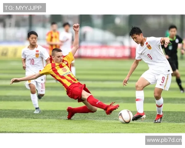 《足球小子勇闯绿茵场与梦想同行携手挑战极限足球之路》